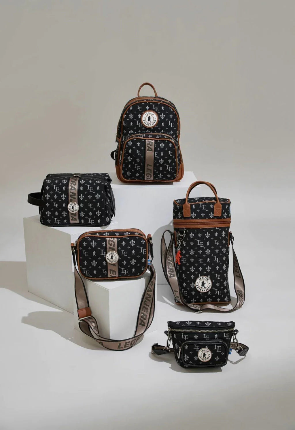 PORTA PASAPORTE AMELIE BLACK
